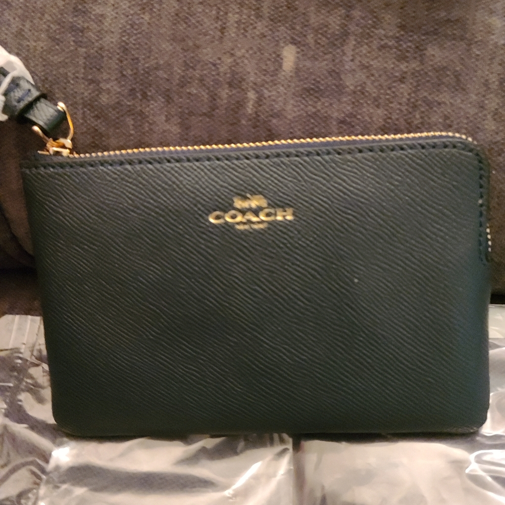 Coach corner zip wristlet midnight blue brand new